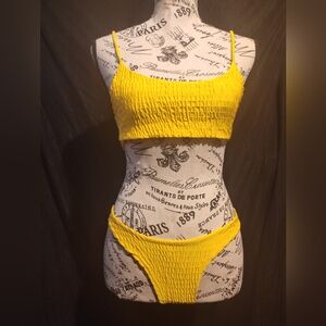 Yellow bikini 👙